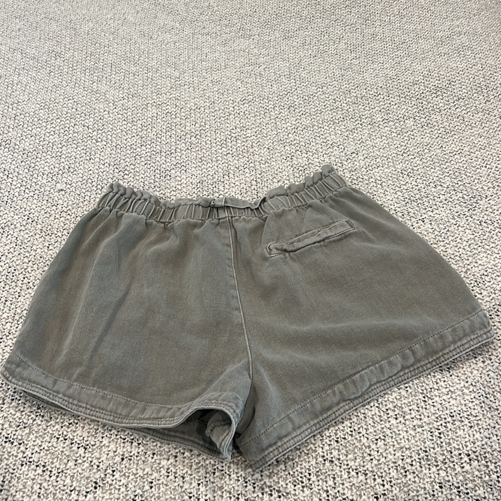 Shorts - Picture 2 of 3